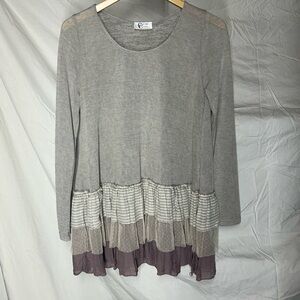 Boutique type long shirt - great with leggings